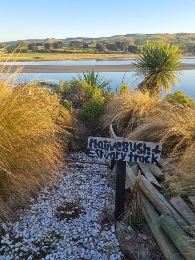 Catlins Lake Sanctuary Owaka Exterior photo